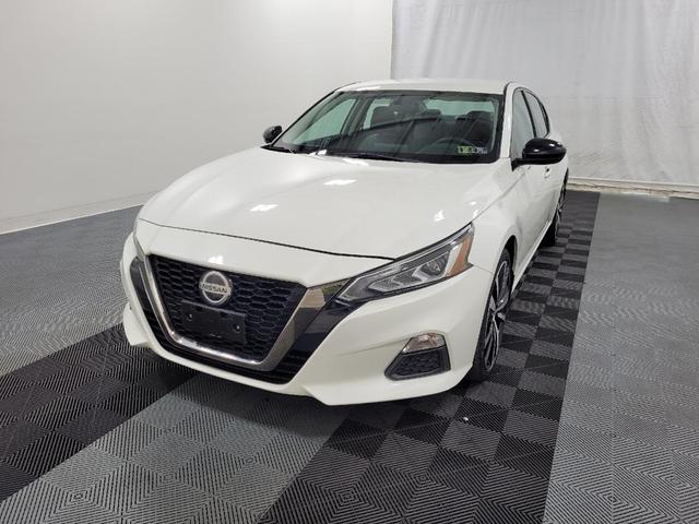 Photo of 2019 Pearl White Tricoat Nissan Altima