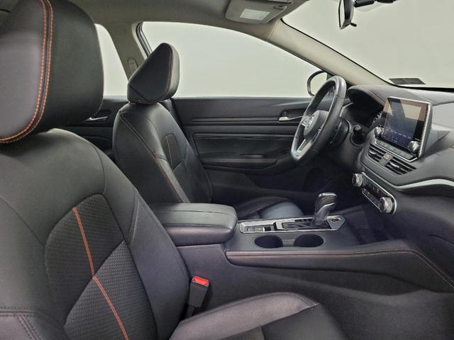 Photo of 2019 Pearl White Tricoat Nissan Altima