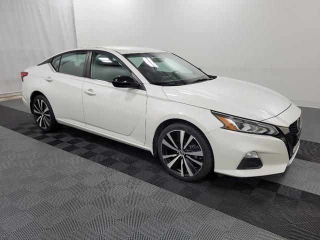Photo of 2019 Pearl White Tricoat Nissan Altima