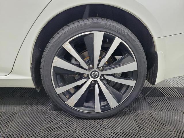 Photo of 2019 Pearl White Tricoat Nissan Altima