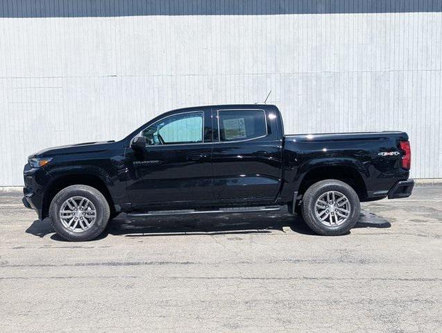 Photo of 2023 Black Chevrolet Colorado