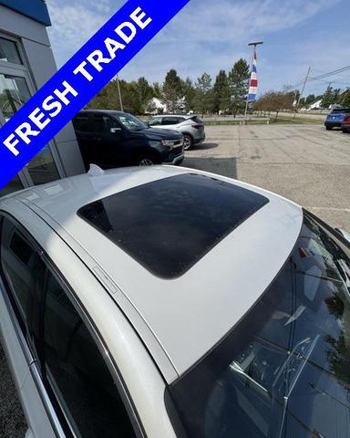Photo of 2020 White Metallic BMW 330