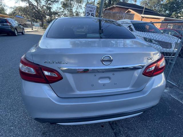 Photo of 2017 Brilliant Silver Nissan Altima