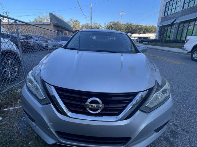 Photo of 2017 Brilliant Silver Nissan Altima