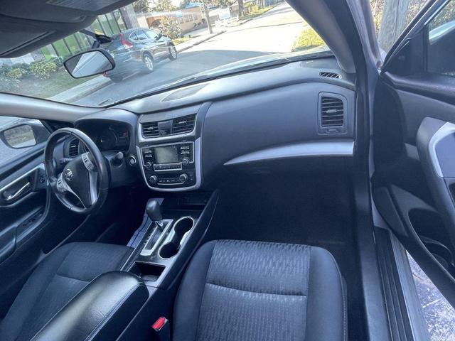Photo of 2017 Brilliant Silver Nissan Altima