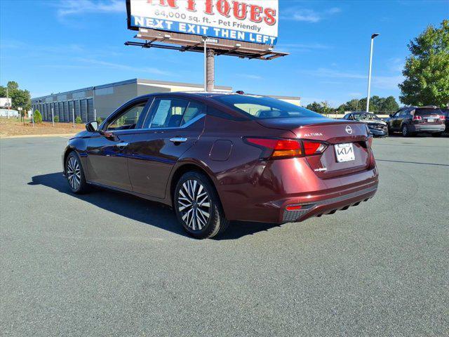 Photo of 2023 Garnet Pearl Metallic Nissan Altima