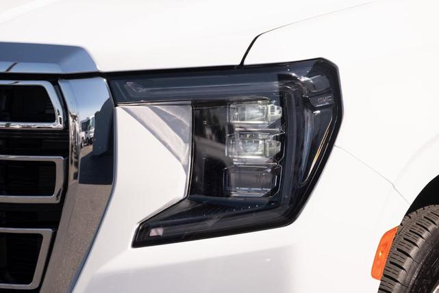 Photo of 2023 White GMC Yukon XL