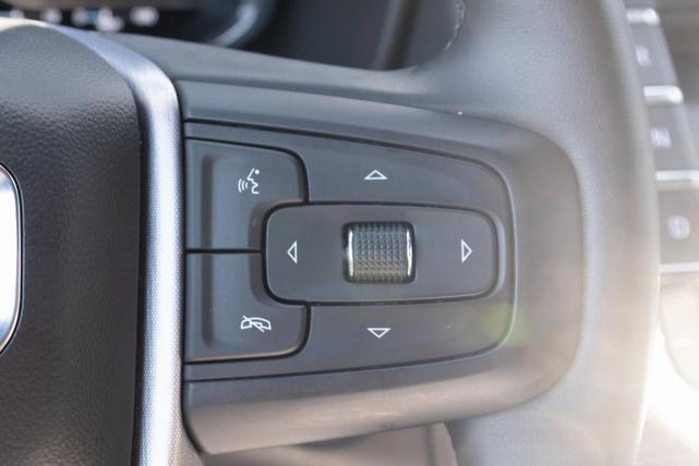 Photo of 2023 White GMC Yukon XL
