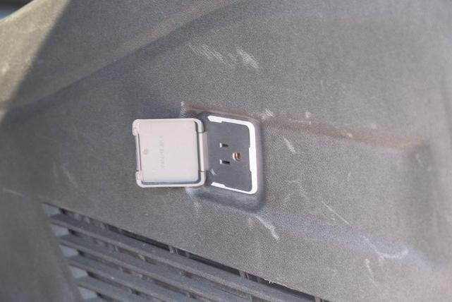 Photo of 2023 White GMC Yukon XL