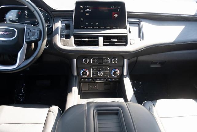 Photo of 2023 White GMC Yukon XL