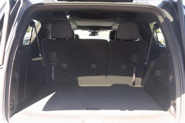 Photo of 2023 White GMC Yukon XL