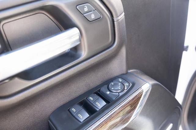 Photo of 2020 White GMC Sierra 1500