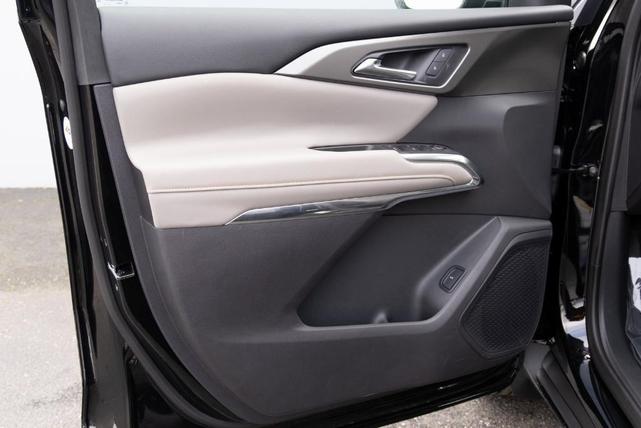 Photo of 2025 Black Chevrolet Traverse