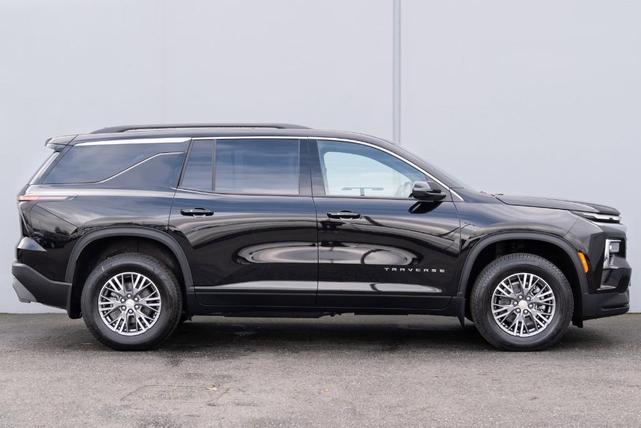Photo of 2025 Black Chevrolet Traverse