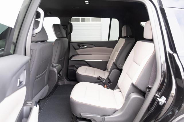 Photo of 2025 Black Chevrolet Traverse