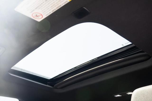 Photo of 2023 White GMC Sierra 3500