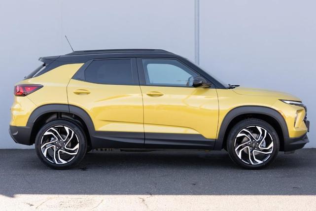 Photo of 2025 Yellow Chevrolet Trailblazer