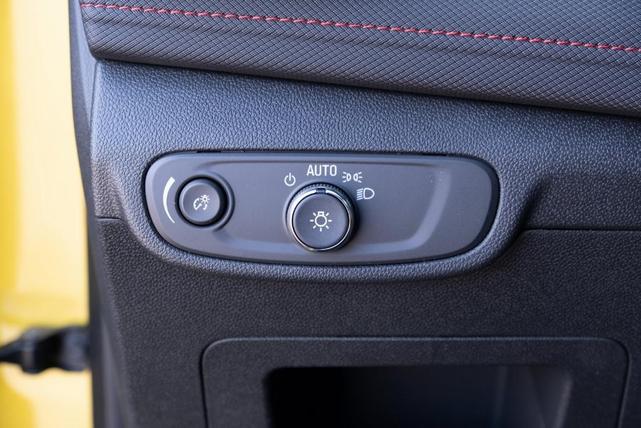 Photo of 2025 Yellow Chevrolet Trailblazer