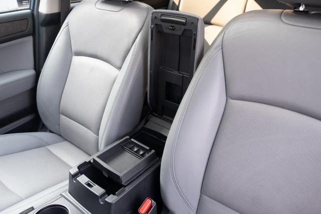 Photo of 2019 Abyss Blue Pearl Subaru Outback