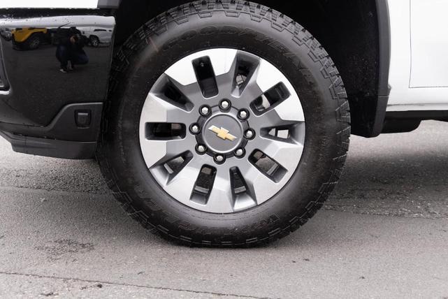 Photo of 2025 White Chevrolet Silverado 2500