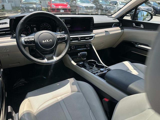 Photo of 2022 Ebony Black Kia K5