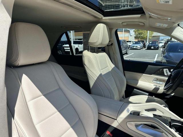 Photo of 2022 Polar White Mercedes-Benz GLE 350