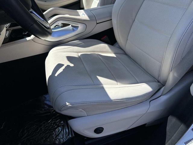 Photo of 2022 Polar White Mercedes-Benz GLE 350