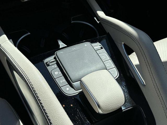 Photo of 2022 Polar White Mercedes-Benz GLE 350