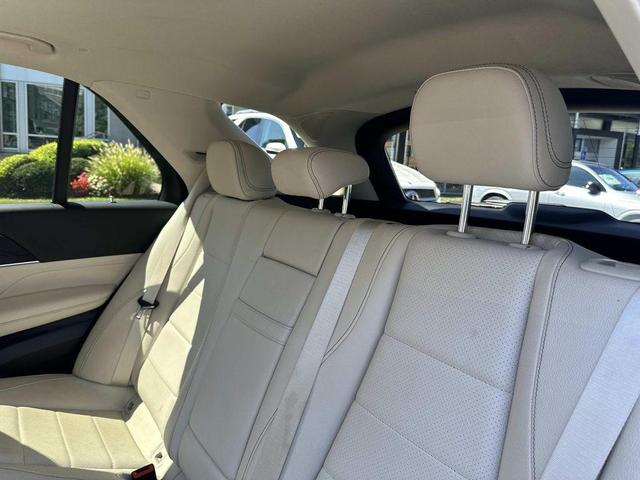 Photo of 2022 Polar White Mercedes-Benz GLE 350