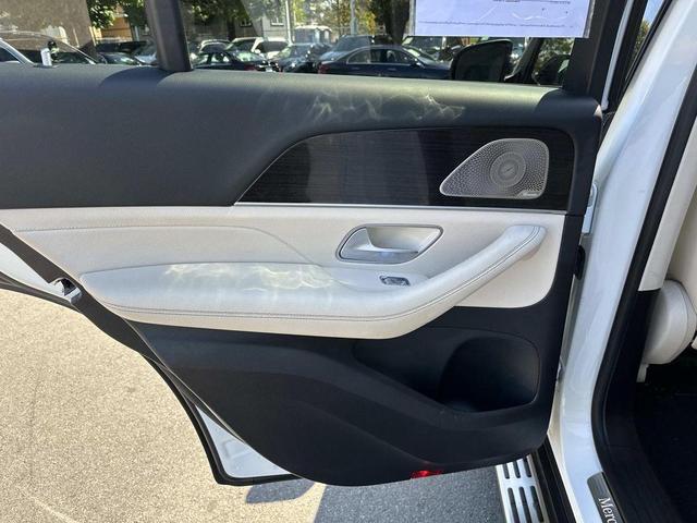 Photo of 2022 Polar White Mercedes-Benz GLE 350