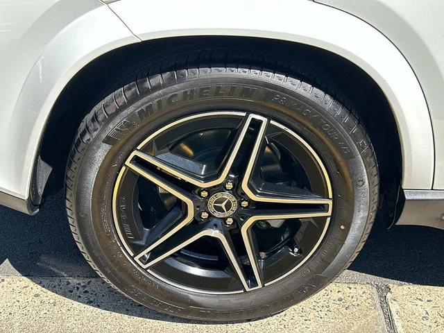 Photo of 2022 Polar White Mercedes-Benz GLE 350