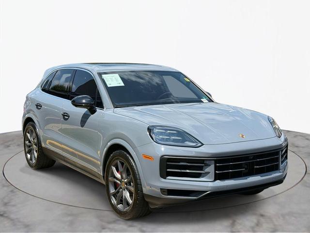 Photo of 2024 Steel Graphite Porsche Cayenne