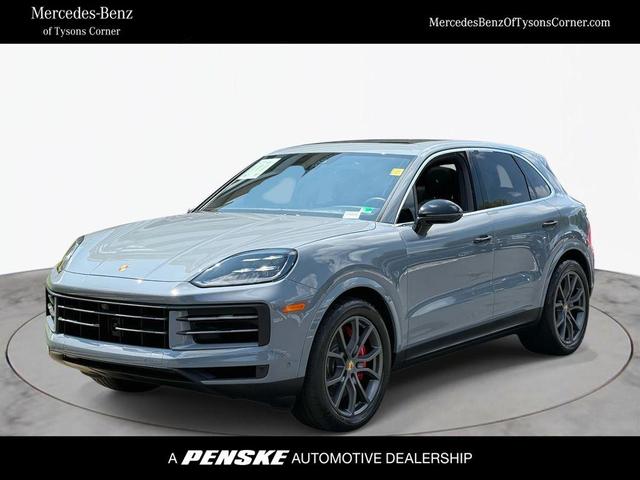 Photo of 2024 Steel Graphite Porsche Cayenne