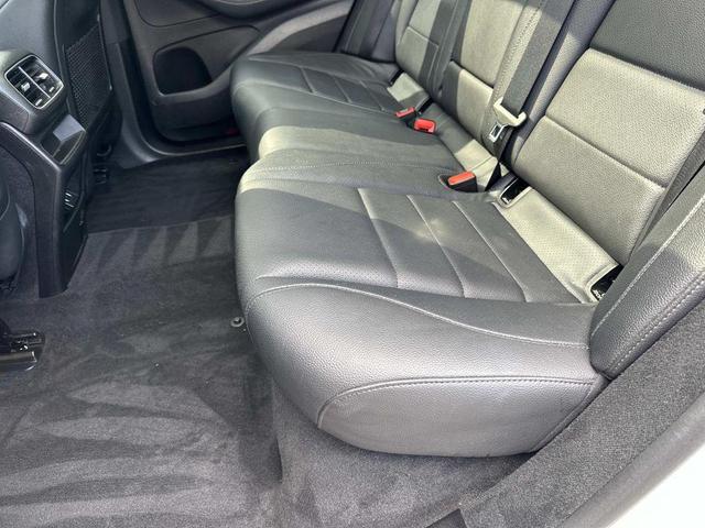 Photo of 2020 Polar White Mercedes-Benz GLE 350