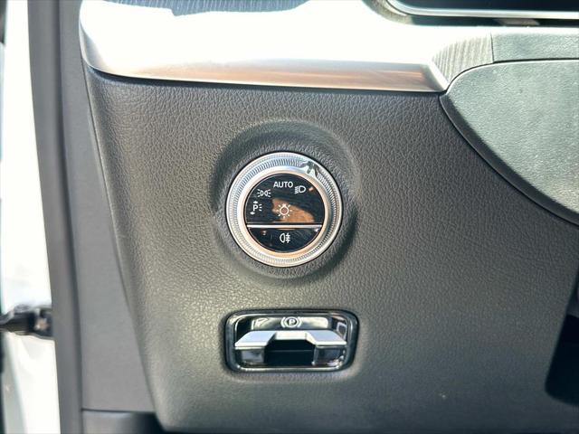 Photo of 2025 White Mercedes-Benz C-Class