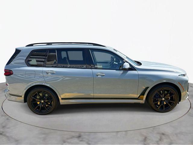 Photo of 2023 Brooklyn Grey Metallic BMW X7