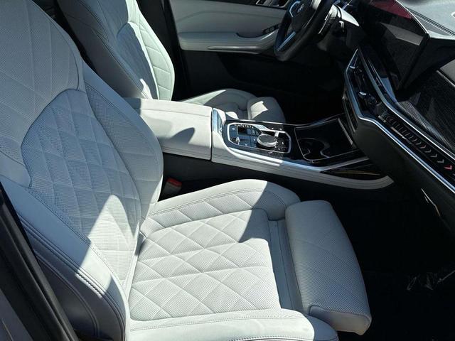 Photo of 2023 Brooklyn Grey Metallic BMW X7