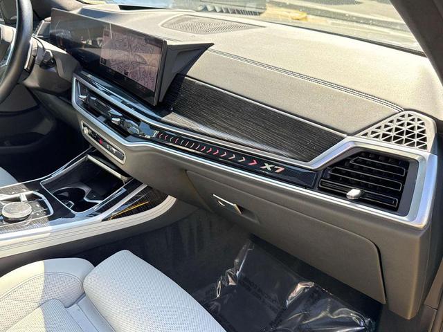 Photo of 2023 Brooklyn Grey Metallic BMW X7