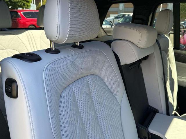 Photo of 2023 Brooklyn Grey Metallic BMW X7