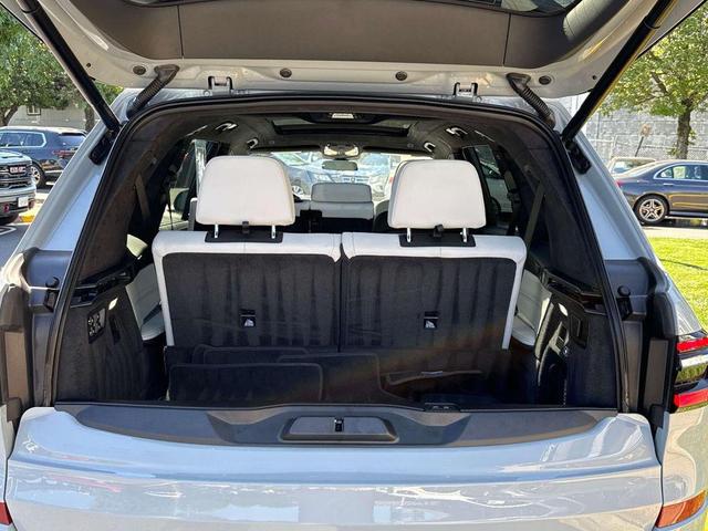 Photo of 2023 Brooklyn Grey Metallic BMW X7