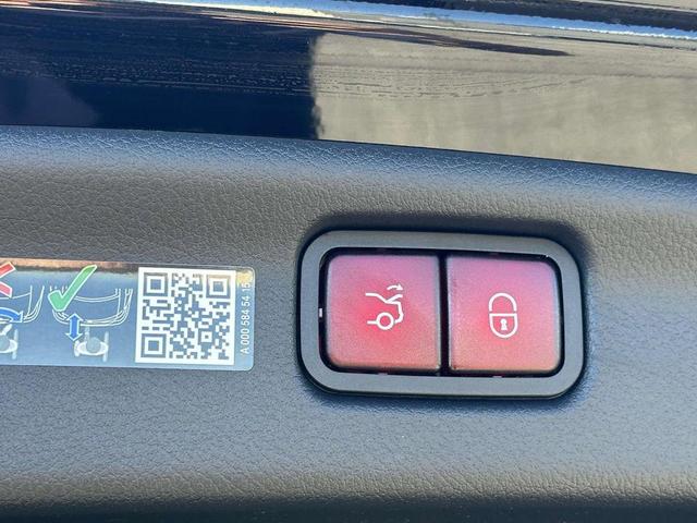 Photo of 2025 Obsidian Mercedes-Benz C-Class