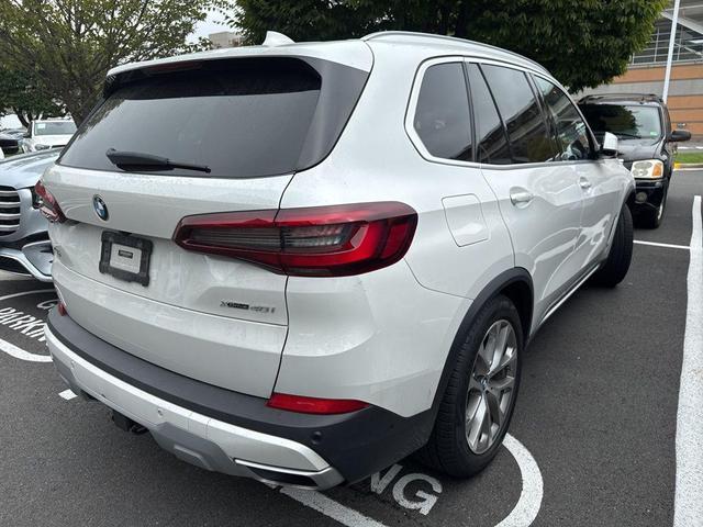 Photo of 2020 Mineral White Metallic BMW X5