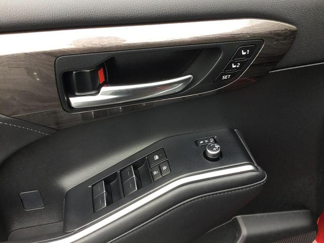 Photo of 2024 Ruby Flare Pearl Toyota Highlander Hybrid
