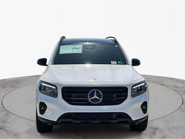 Photo of 2025 Polar White Mercedes-Benz GLB 250