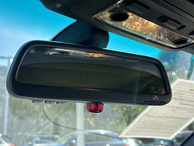 Photo of 2006 Deep Cherry Red Crystal Pearlcoat BMW 325