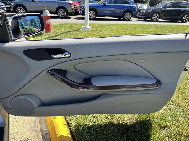 Photo of 2006 Deep Cherry Red Crystal Pearlcoat BMW 325