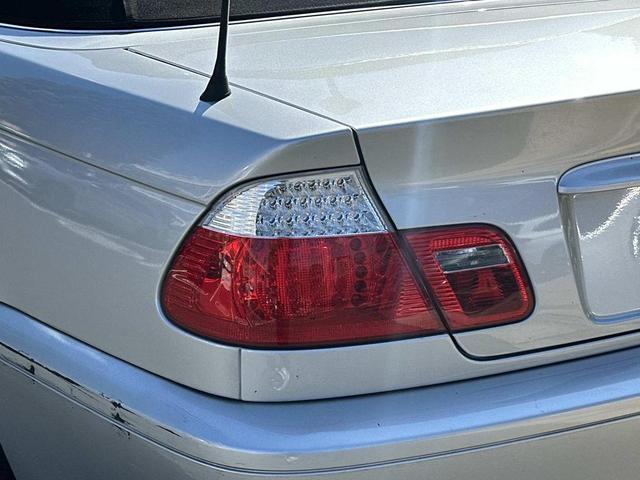 Photo of 2006 Deep Cherry Red Crystal Pearlcoat BMW 325
