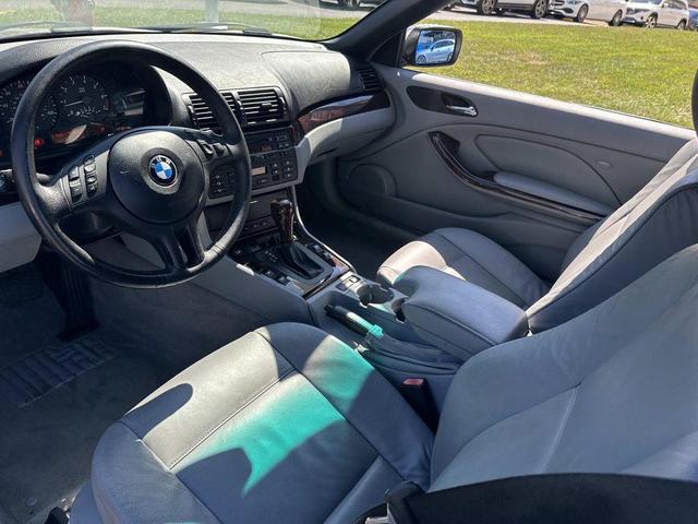 Photo of 2006 Deep Cherry Red Crystal Pearlcoat BMW 325