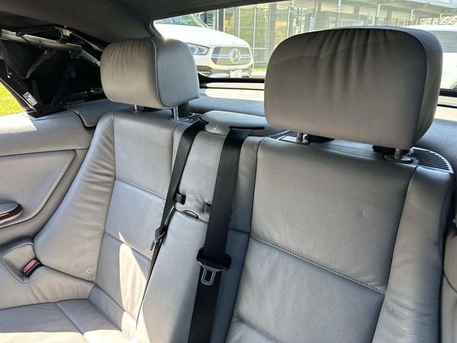Photo of 2006 Deep Cherry Red Crystal Pearlcoat BMW 325