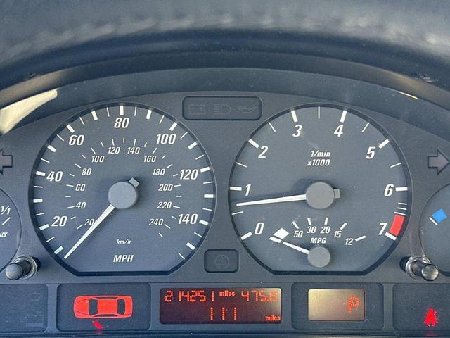 Photo of 2006 Deep Cherry Red Crystal Pearlcoat BMW 325